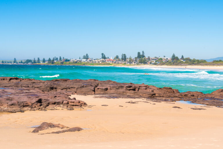 Shellharbour,,Nsw,,Australia-march,30,,2018:,People,Enjoying,The,Sunny,Weather