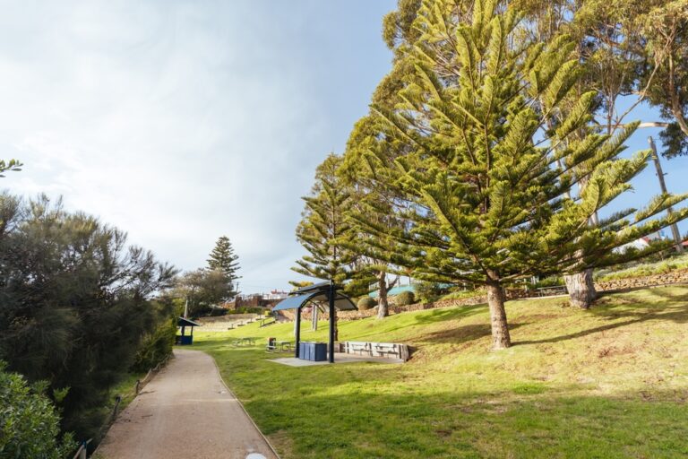Sunrise,Over,Swansea,Foreshore,And,Childrens,Playground,And,Picnic,Area